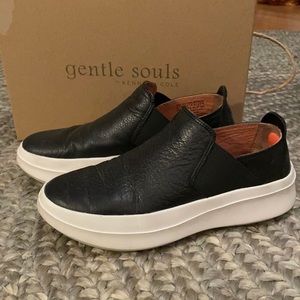 KENNETH COLE Gentle Souls Sneakers